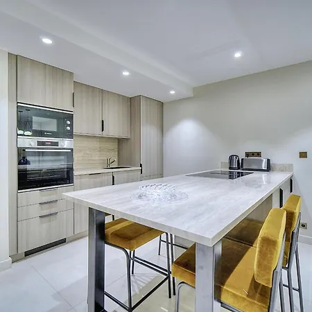 Ref 1442 - Center - For Rent Apartment *